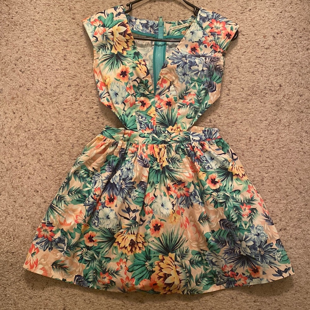 Floral Print Cut Out Dress